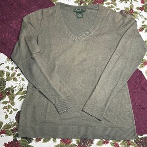 Eddie Bauer cotton cashmere blend v neck light weight sweater olive green size M